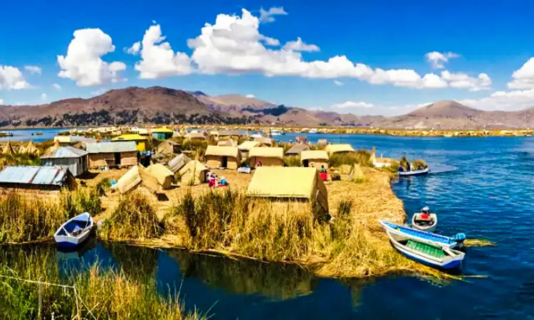 Ilhas Uros no Lago Titicaca